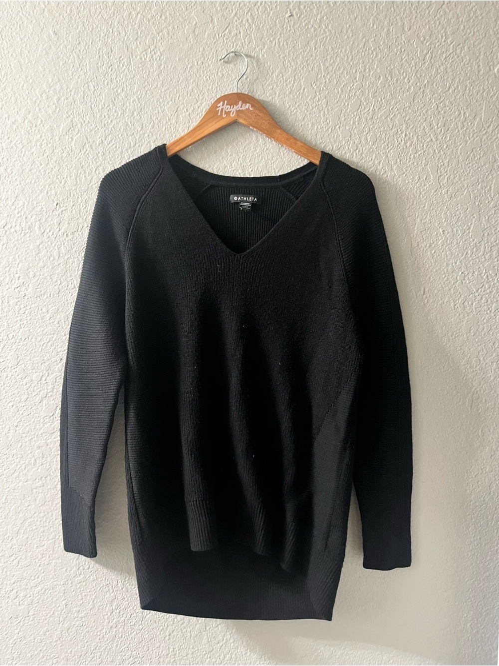 Athleta Wonen’s Black V-Neck Knit Sweater Pullover